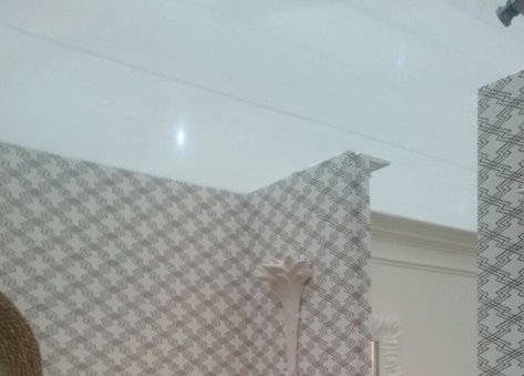 Wallpapering photo